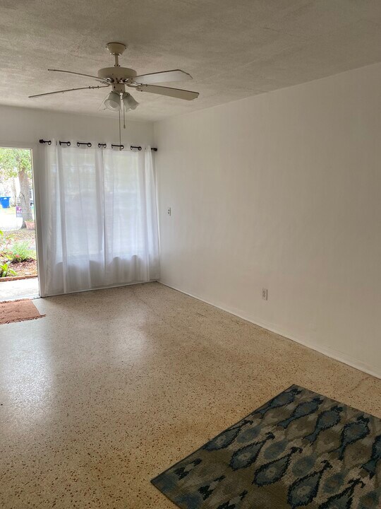 1620 NE 110th Ter, Unit 2 in Miami, FL - Building Photo