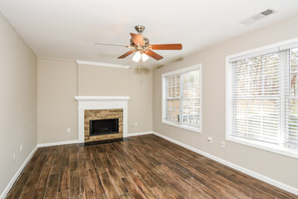 1612 Eagle Dr in Woodstock, GA - Building Photo - Building Photo