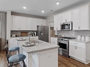 1341 Elderwood Way, Unit 4-4B402 in Cumming, GA - Foto de edificio - Building Photo