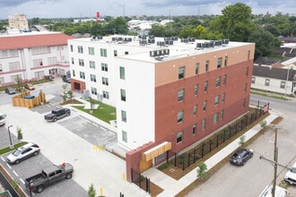 Arts Senior Apartments in New Orleans, LA - Foto de edificio - Building Photo