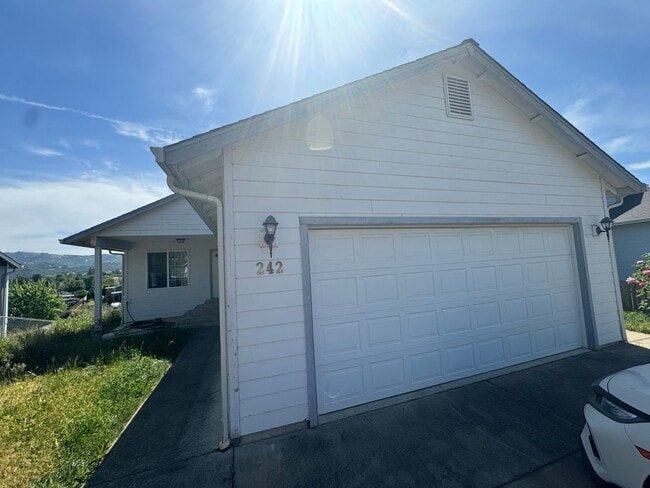property at 242 Umpqua View Dr