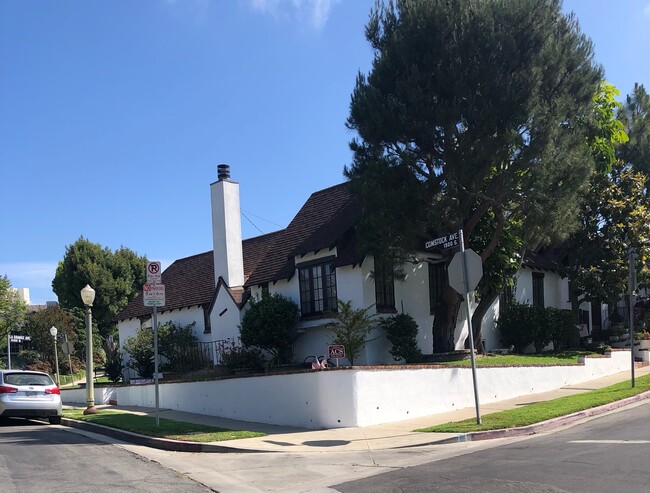 1902 Comstock Ave in Los Angeles, CA - Foto de edificio - Building Photo