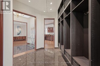 89 Kingsway Crescent in Toronto, ON - Building Photo - Building Photo