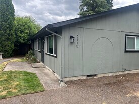 2115 Carlson Rd, Unit A in Vancouver, WA - Building Photo