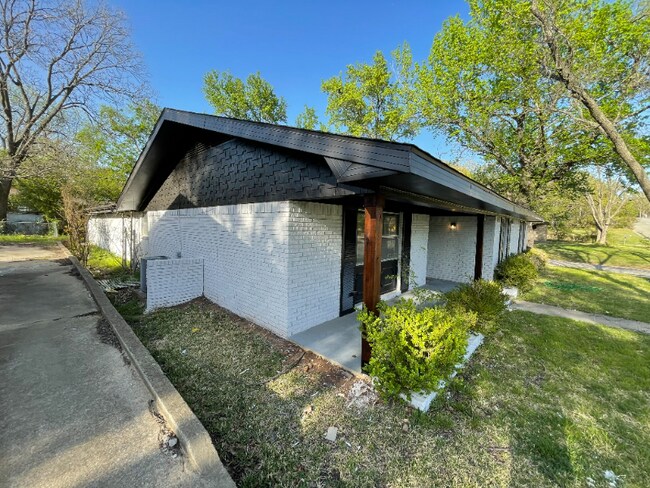 1501 W Chestnut St in Denison, TX - Building Photo - Building Photo