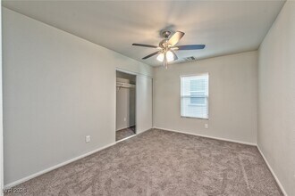9130 Cocowoods Pl in Las Vegas, NV - Building Photo - Building Photo