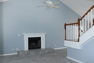 1077 Woodlore Cir in Gulf Breeze, FL - Building Photo - Building Photo