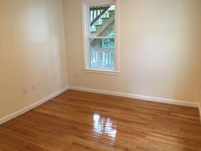8 Mechanic St, Unit 1F in Newton, MA - Building Photo - Building Photo