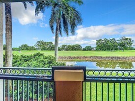 11720 St Andrews Place in Wellington, FL - Building Photo