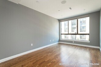 339 D St in Boston, MA - Foto de edificio - Building Photo