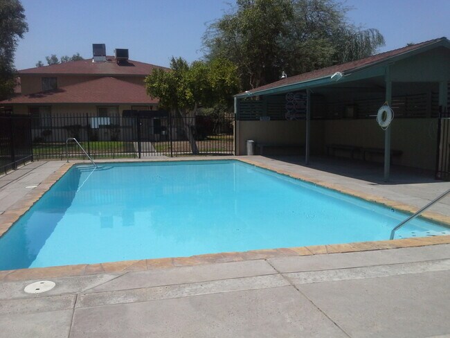 1730 W Brighton Ave, Unit #D in El Centro, CA - Building Photo - Building Photo