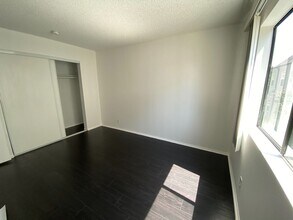 827 S Wilton Pl in Los Angeles, CA - Foto de edificio - Building Photo