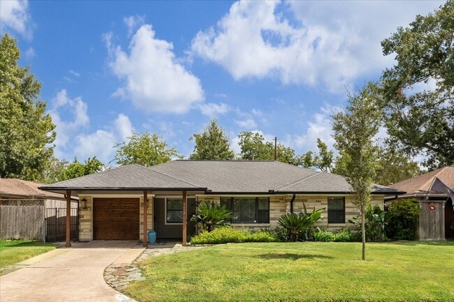 property at 4214 Glebe Rd