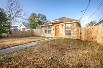 233 Fayard St in Biloxi, MS - Building Photo - Building Photo