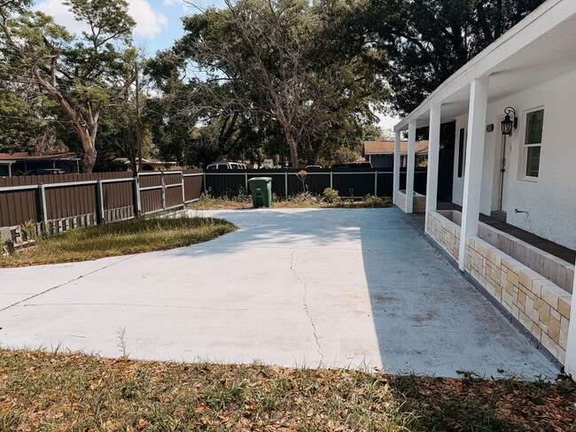 4009 Deleuil Ave in Tampa, FL - Building Photo - Building Photo