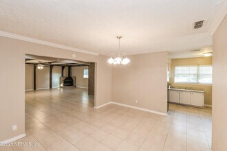 10655 Tulsa Rd in Jacksonville, FL - Building Photo - Building Photo