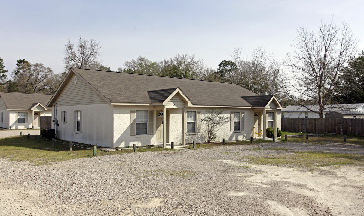 30 Gala Ct in Crawfordville, FL - Building Photo