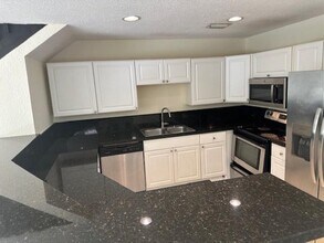 5912 Pierce St in Hollywood, FL - Building Photo - Building Photo