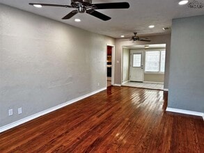 100 Lilac Ln in Burkburnett, TX - Foto de edificio - Building Photo