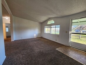 16915 Hickman Ln in Cottonwood, CA - Building Photo - Building Photo