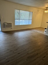 717 E Santa Fe Ave, Unit #5 in Fullerton, CA - Foto de edificio - Building Photo