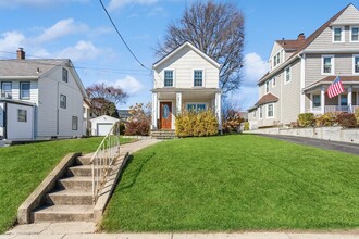 23 Hanford Ave in New Rochelle, NY - Building Photo - Building Photo