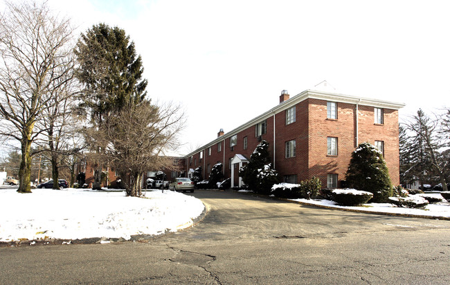 Glenview Apartments in Woburn, MA - Building Photo - Building Photo