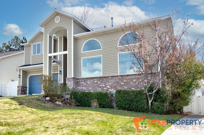 486 E Elizabeth Day Cv in Draper, UT - Building Photo