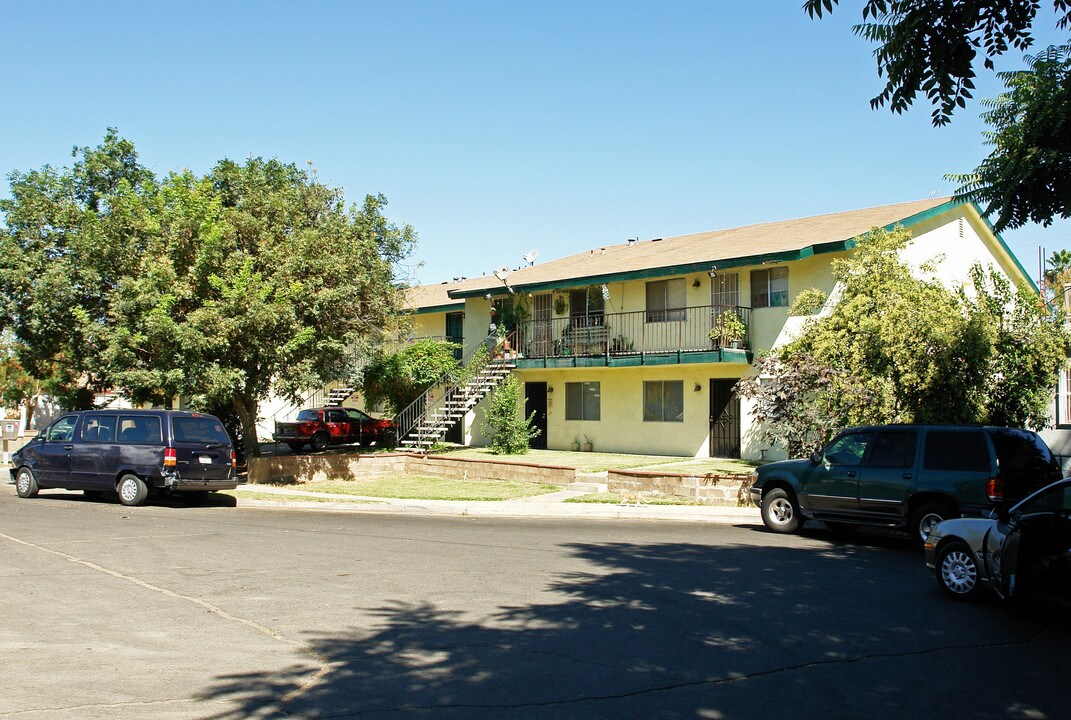 4615 E Mono St in Fresno, CA - Building Photo