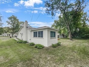 29748 Chelmsford Rd in Southfield, MI - Foto de edificio - Building Photo