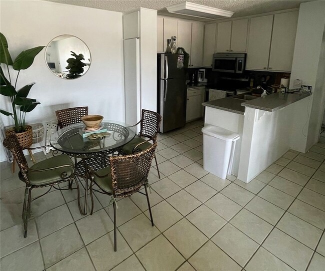 1775 Diamond St, Unit 222 in San Diego, CA - Building Photo - Building Photo