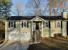 4032 Cindy Dr in Douglasville, GA - Building Photo