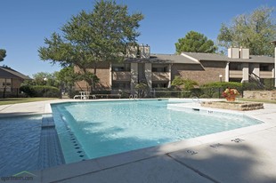 Trinity Mills in Carrollton, TX - Building Photo