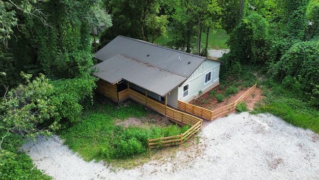 7712 Sevierville Pike in Knoxville, TN - Building Photo - Building Photo