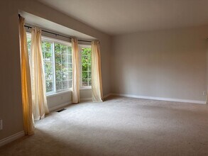 16224 SE 46th Pl in Bellevue, WA - Building Photo - Building Photo