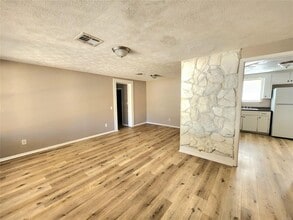 102 White Oak Dr in Prattville, AL - Building Photo - Building Photo