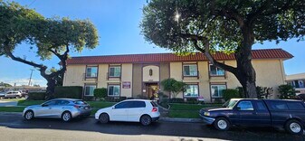 Puerta Madera in Buena Park, CA - Building Photo