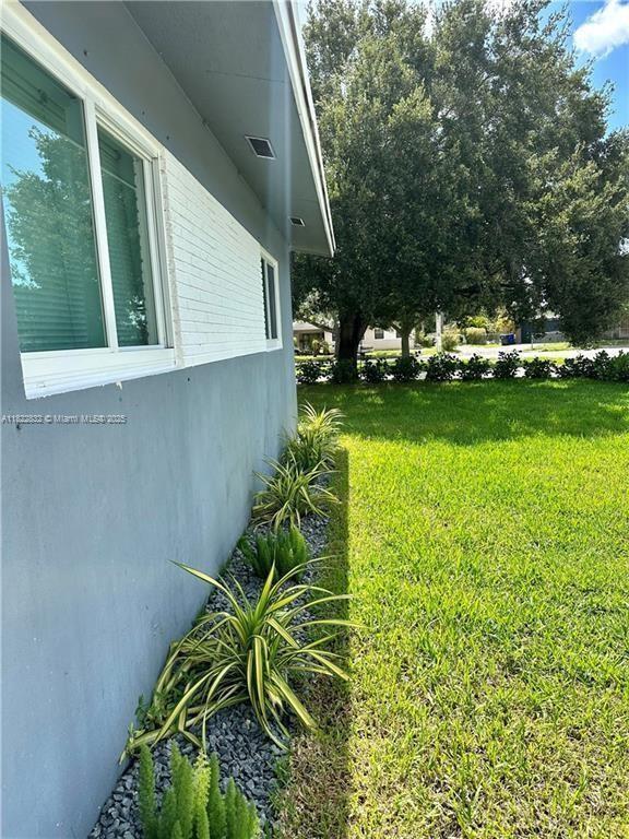 1400 N Park Rd in Hollywood, FL - Foto de edificio - Building Photo