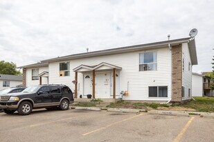 5330 58A St in Red Deer, AB - Building Photo