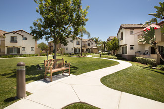 Villas at The Park in Camarillo, CA - Foto de edificio - Building Photo