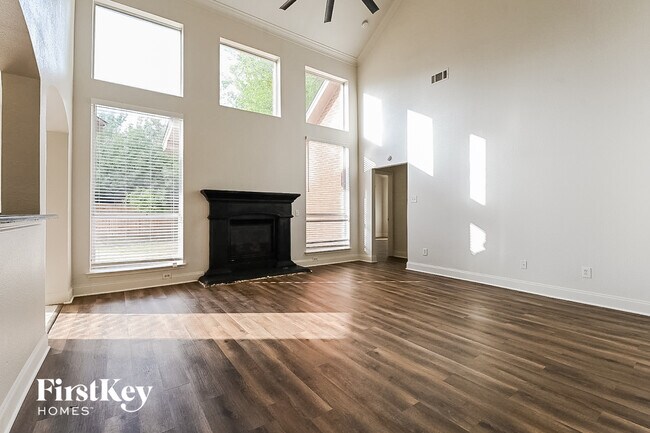 8606 Granville Dr in Dallas, TX - Building Photo - Building Photo