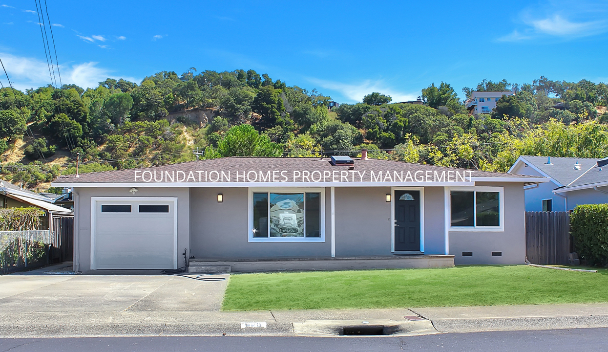 606 Galerita Way in San Rafael, CA - Foto de edificio