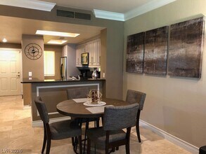 220 E Flamingo Rd, Unit 123 in Las Vegas, NV - Building Photo - Building Photo