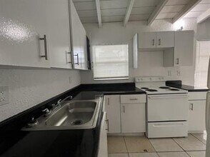 1729 NW 16th Ave in Fort Lauderdale, FL - Building Photo - Building Photo