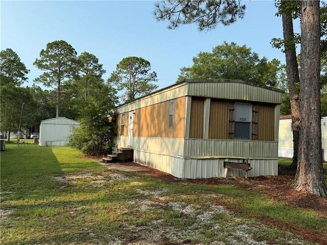 64096 Mangano Rd in Pearl River, LA - Foto de edificio - Building Photo