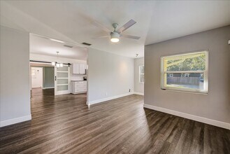 1701 E Henry Ave in Tampa, FL - Building Photo - Building Photo