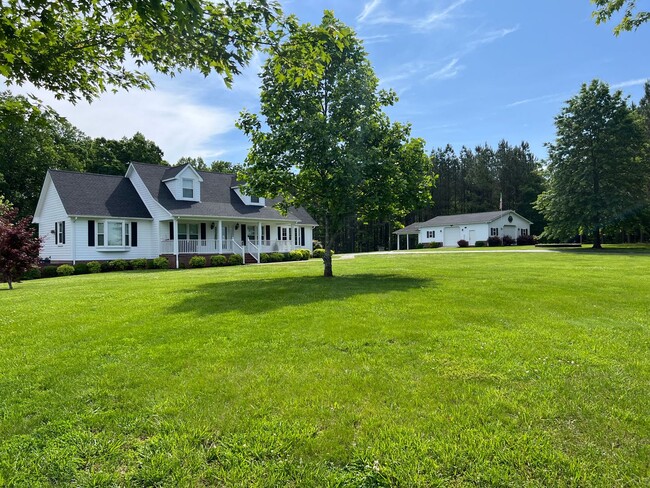 2156 Browns Creek Rd in Brodnax, VA - Building Photo - Building Photo