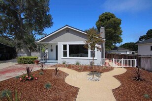 12 Lilac St in Monterey, CA - Building Photo