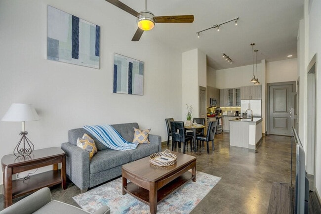 120 W CityLine Dr in Richardson, TX - Building Photo - Building Photo