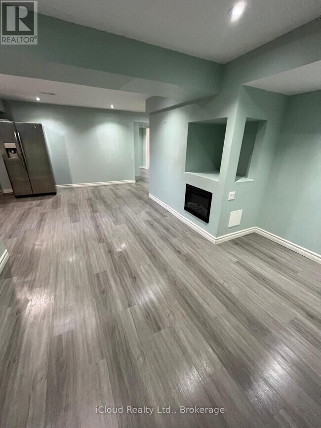 4 Cantwell Crescent in Ajax, ON - Building Photo - Building Photo
